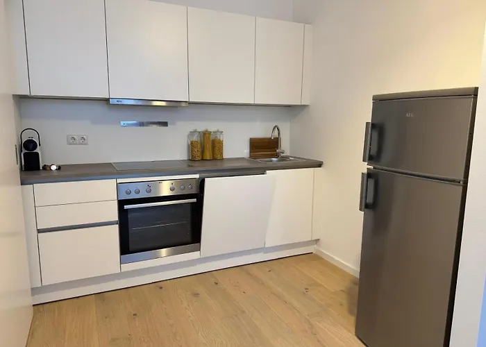 Train Station, Kahlenberg, Historic, Danube - Axara Housing Fhg 20 Apartman